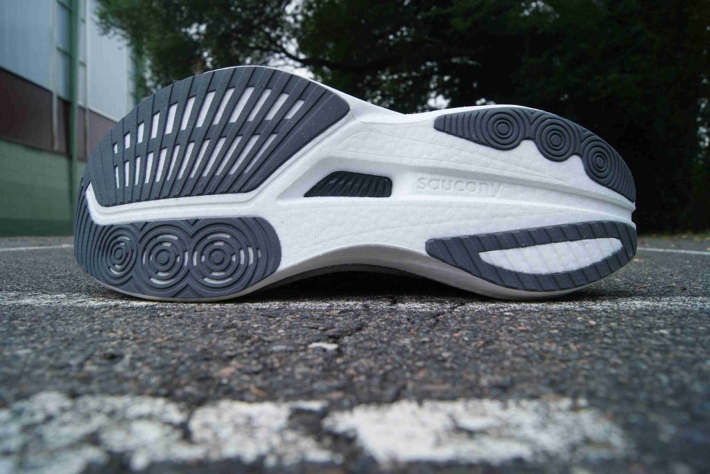 Saucony Endorphin Speed 5 - Super trainer