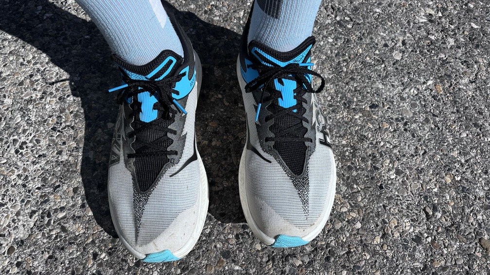 Hoka Rocket X 3 - Carbone et dynamisme