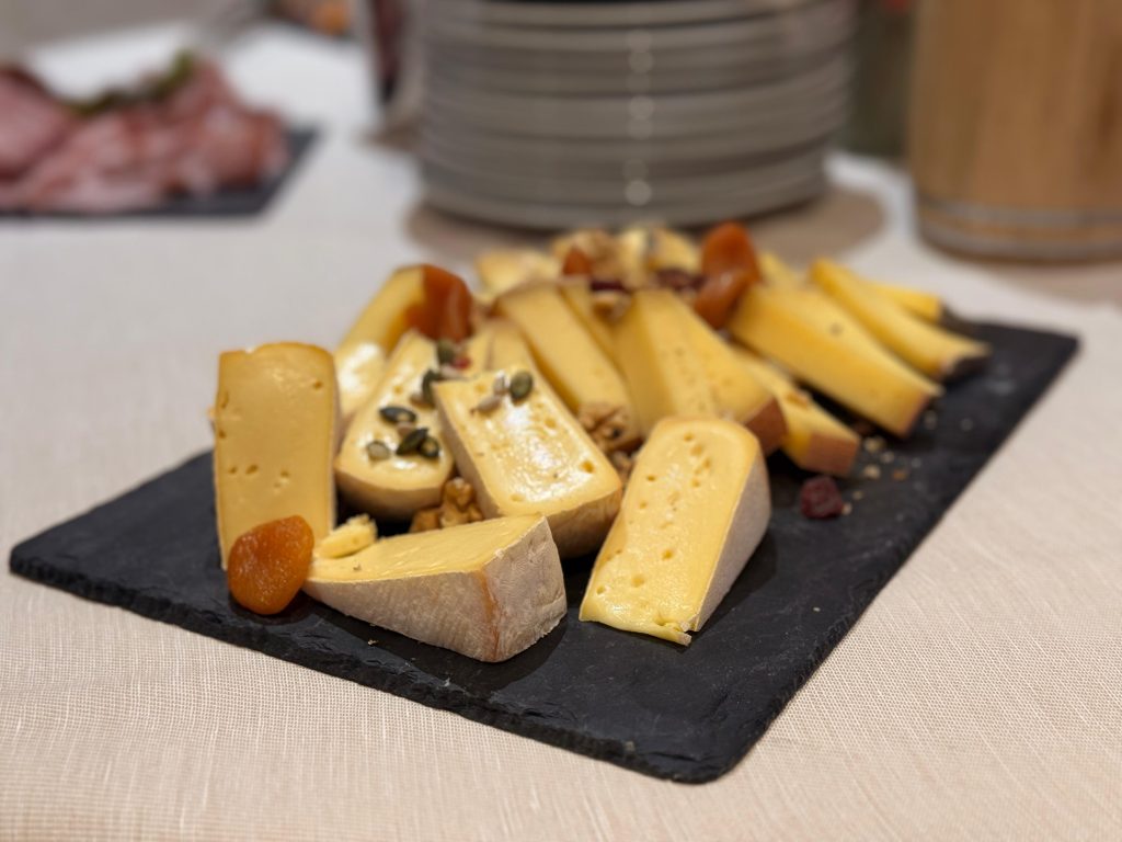 Queen of the Mountains x Kailas Fuga