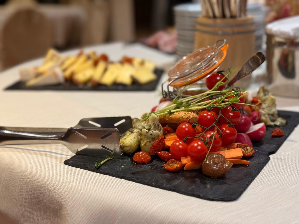 Queen of the Mountains x Kailas Fuga