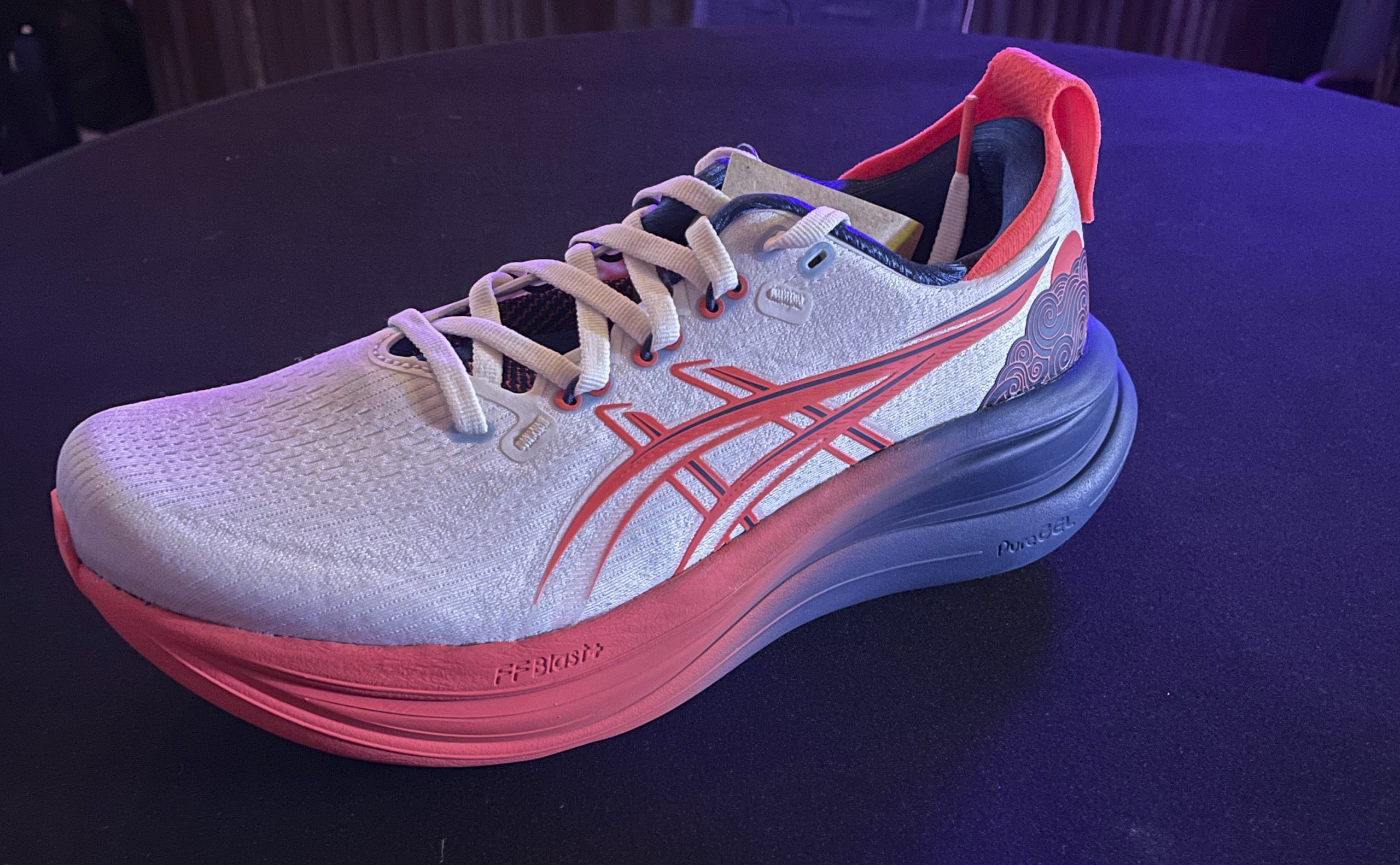 Gel Cumulus 28 : collab ASICS x I-RUN Japon à Paris