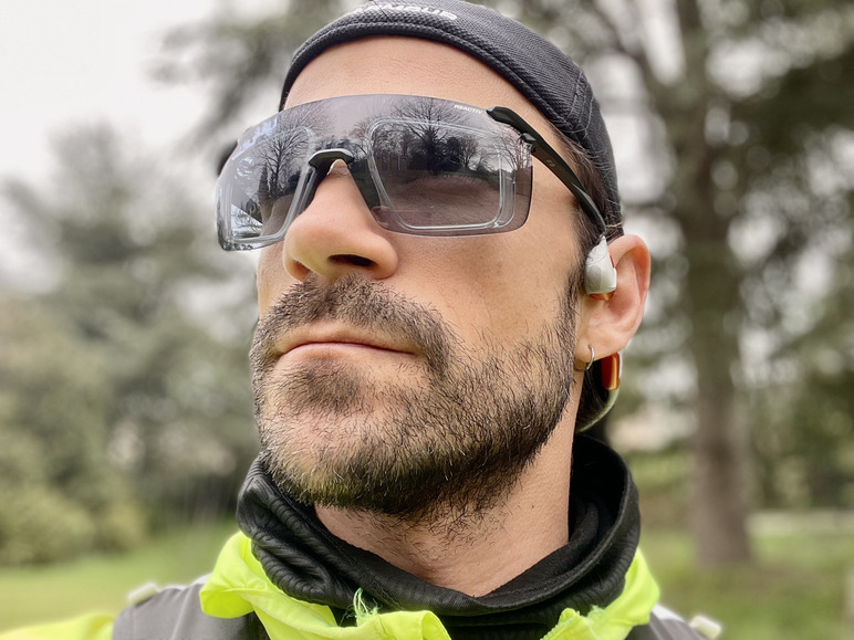 Lunettes Julbo Faster M Reactiv : légèreté et vision adaptative