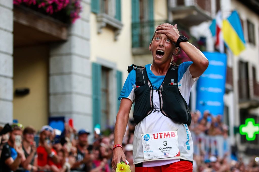 Courtney Dauwalter au départ de l’UTMB 2026